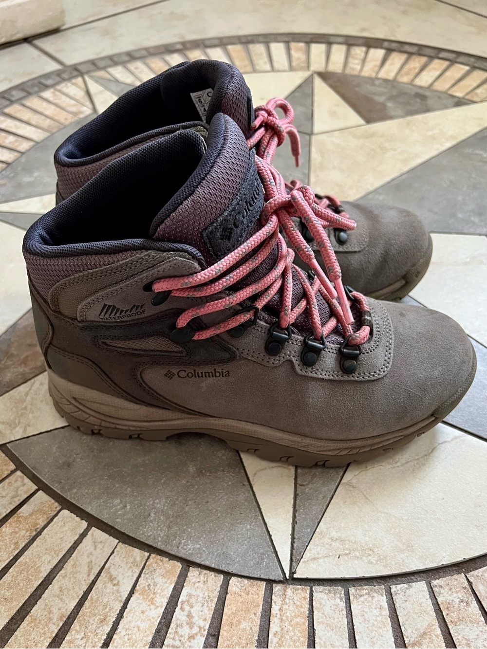 Columbia Newton Ridge Plus Waterproof Hiking Boots size 6 women - Picture 3 of 10